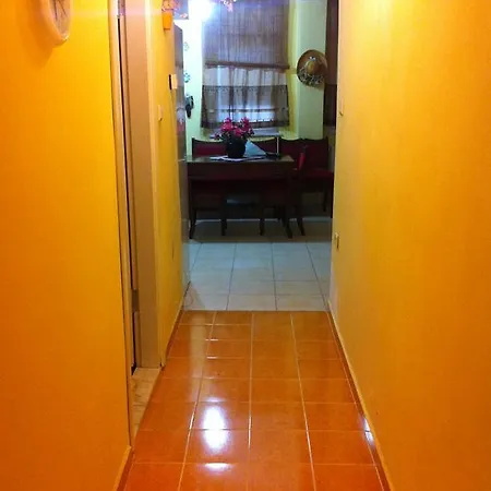 Apartman & *